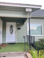 1910 1st St in La Grande, OR - Building Photo