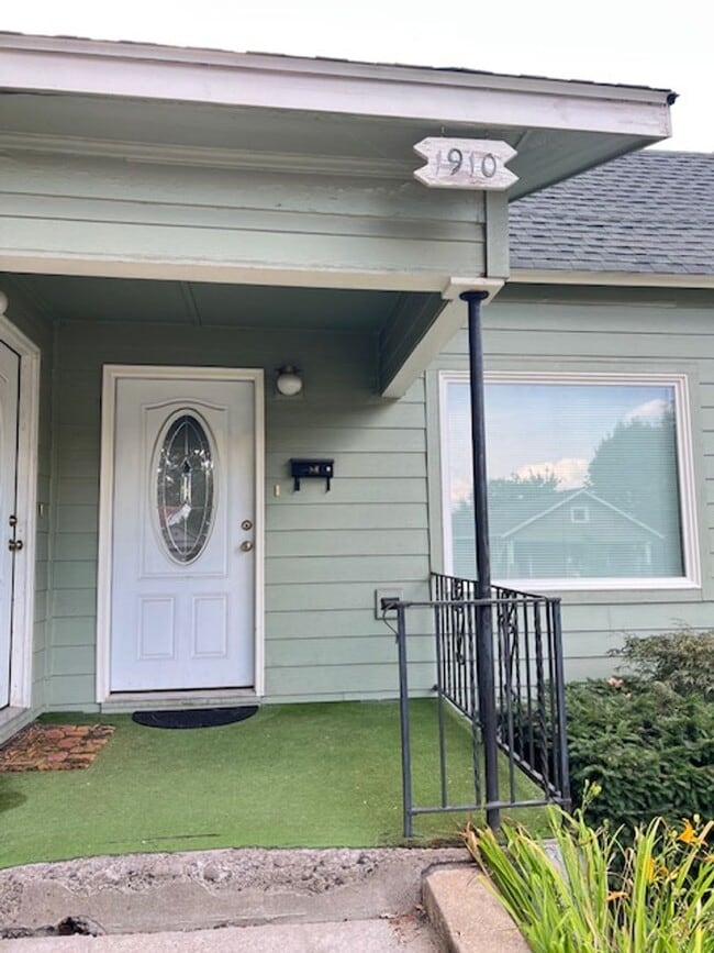 property at 1910 1st St