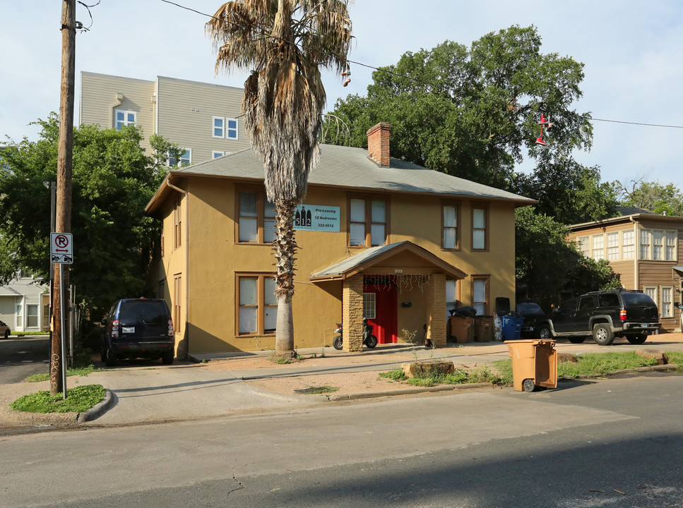 909 W 22nd St in Austin, TX - Building Photo