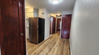 4907 Heege Rd, Unit 4907 in St. Louis, MO - Foto de edificio - Building Photo