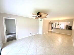 334 Bradstrom Cir in Naples, FL - Building Photo - Building Photo