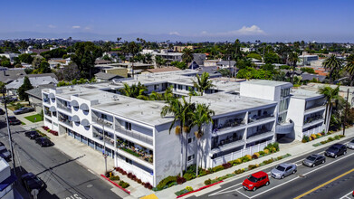 Broadway Plaza in Long Beach, CA - Building Photo - Building Photo