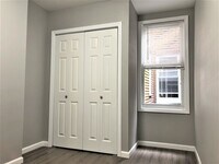 231 Avenue E, Unit 1R photo'