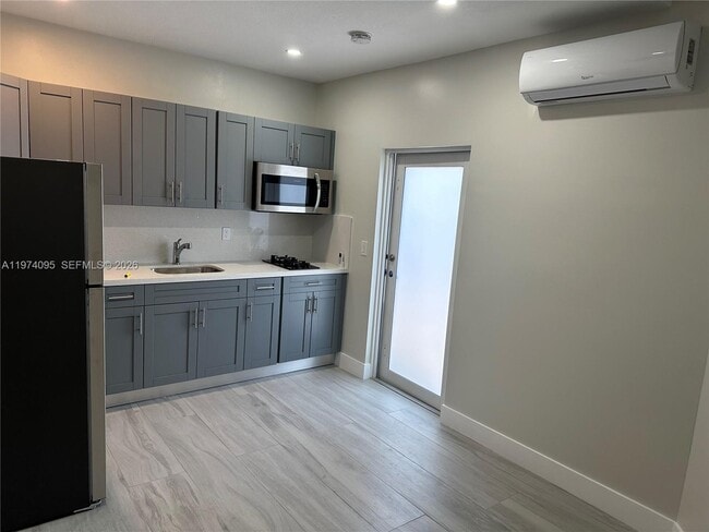 23101 SW 107th Ave in Miami, FL - Building Photo - Building Photo