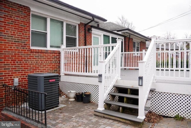 1633 Kalmia Rd NW in Washington, DC - Building Photo - Building Photo