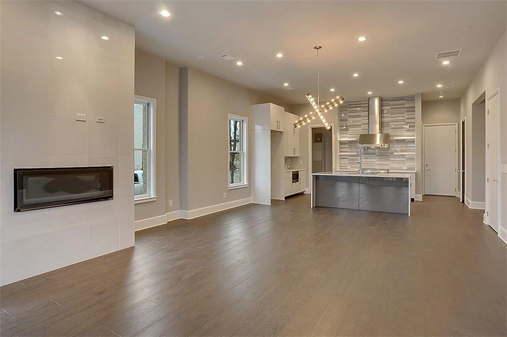 878 3rd St in Alpharetta, GA - Building Photo