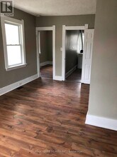 30-30 Hamilton St in St Catharines, ON - Building Photo - Building Photo