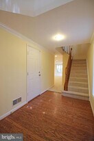 11799 Valley Ridge Cir in Fairfax, VA - Building Photo