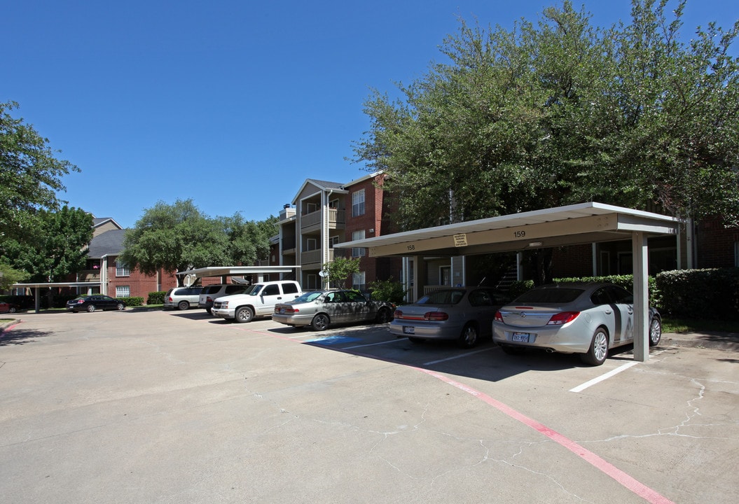 Preston Village Apartments in Dallas, TX - Building Photo