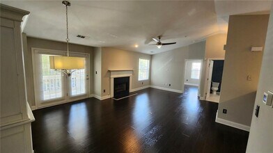 1347 Keys Crossing Dr NE in Atlanta, GA - Building Photo - Building Photo