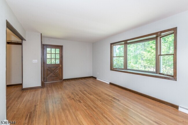 192 Woodland Ave in Ramsey, NJ - Building Photo - Building Photo