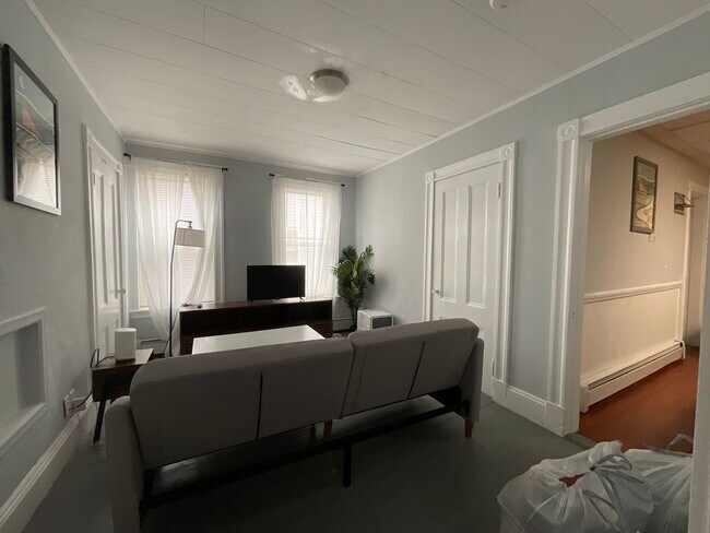 8 7th St, Unit 1