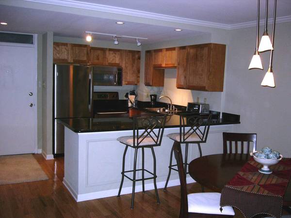 3915 St Charles Ave in New Orleans, LA - Building Photo