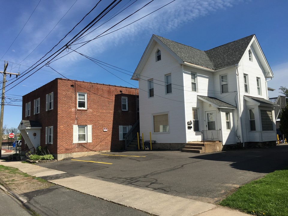 5-7 Upson St in Bristol, CT - Building Photo