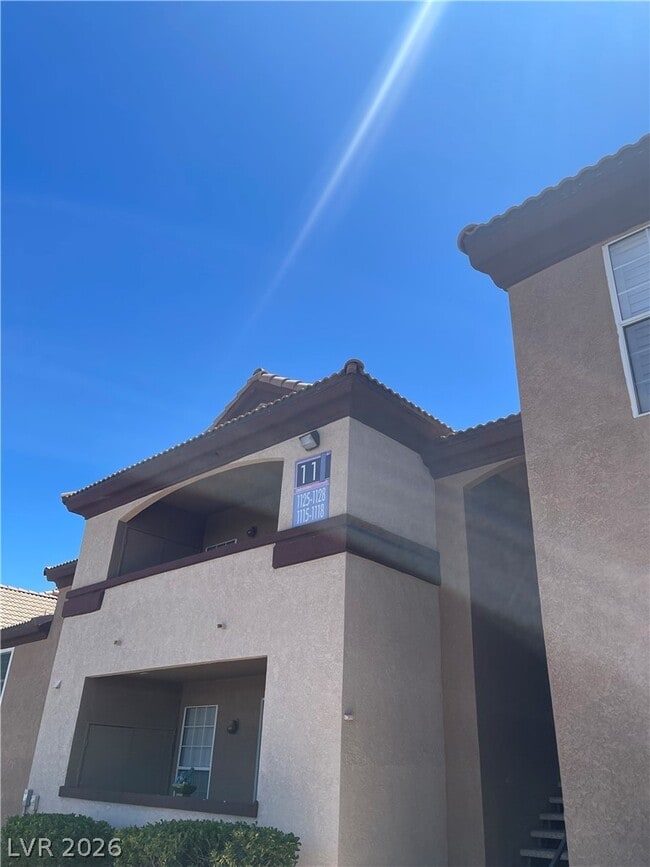 property at 231 W Horizon Ridge Pkwy