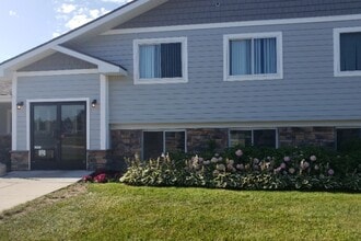 Heritage Glen Townhomes in Taylor, MI - Building Photo - Building Photo