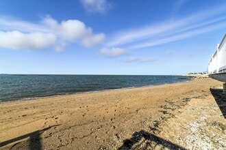 62 Cosey Beach Ave in East Haven, CT - Building Photo - Building Photo