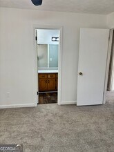 223 Griffin Park Rd, Unit 5 in Griffin, GA - Foto de edificio - Building Photo