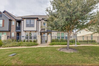 9455 Towne Lake Pkwy in Houston, TX - Building Photo - Building Photo
