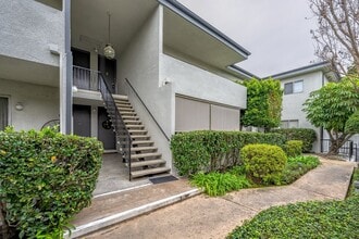 420 Fairview Ave in Arcadia, CA - Building Photo - Building Photo