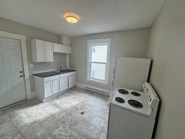 385 Lutz St in Moncton, NB - Building Photo - Building Photo