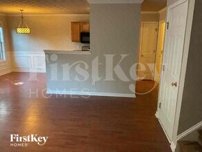 736 Shadow Lake Dr in Lithonia, GA - Foto de edificio - Building Photo