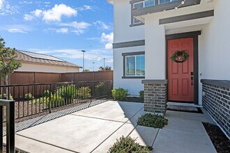 1266 Bray Dr in Woodland, CA - Building Photo - Building Photo