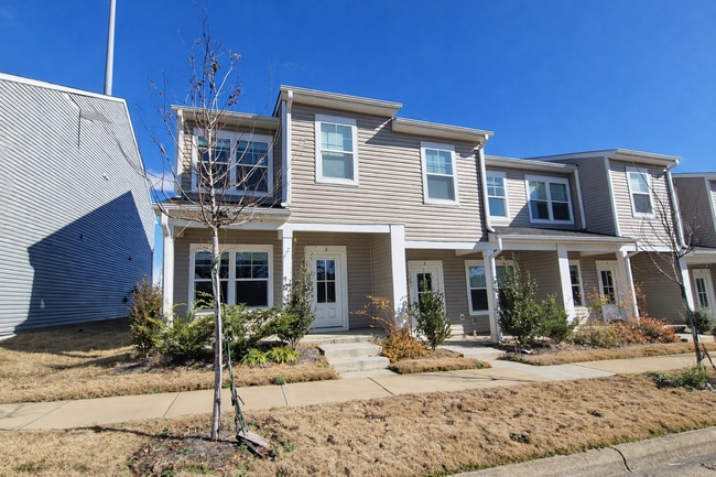 1207 Pine St in Mooresville, NC - Foto de edificio - Building Photo