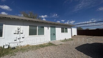 5745 S Southland Blvd in Tucson, AZ - Building Photo