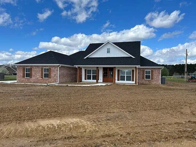 300 N Rayleigh Dr in Steens, MS - Building Photo - Building Photo