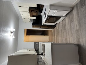 3870 E Leonesio Dr, Unit E1 in Reno, NV - Building Photo - Building Photo