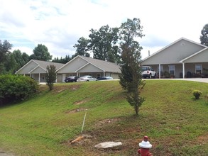 Hidden Creek Apartments in Cleveland, GA - Building Photo - Building Photo