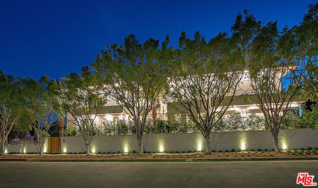 8566 Colgate Ave in Los Angeles, CA - Building Photo - Building Photo