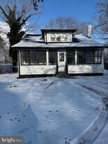 11 Gentian St in Pemberton Township, NJ - Building Photo