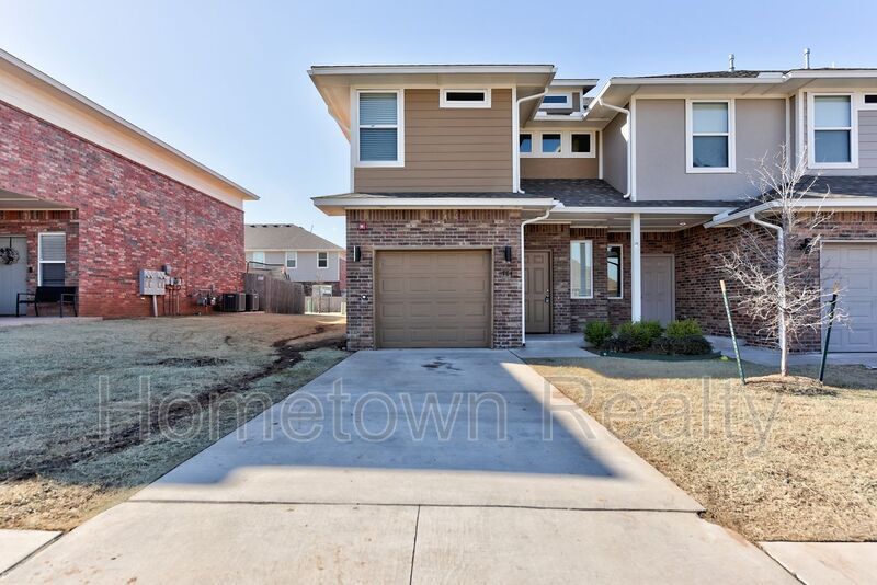 784 SW 13th St in Moore, OK - Foto de edificio