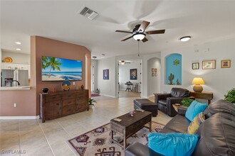 17486 Old Harmony Dr in Ft. Myers, FL - Foto de edificio - Building Photo