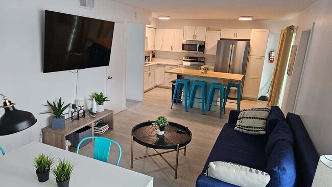 2649 Lake Dr in Singer Island, FL - Building Photo - Building Photo