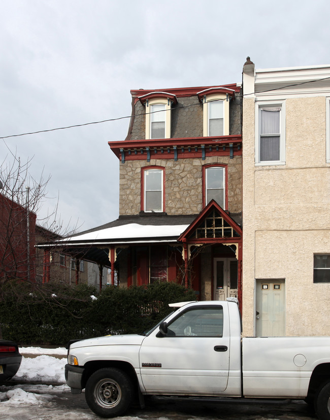 30-32 N 40th St in Philadelphia, PA - Building Photo - Building Photo