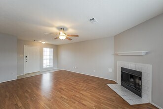 8906 Belle Glen Dr in Houston, TX - Foto de edificio - Building Photo