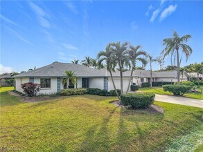 88 Erie Dr in Naples, FL - Building Photo - Building Photo