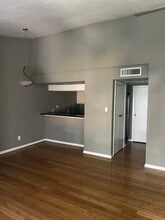 7102 N Holiday Dr, Unit 7102 in Galveston, TX - Foto de edificio - Building Photo