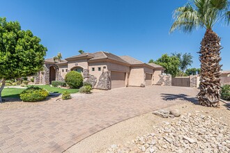 2816 E Carob Dr in Chandler, AZ - Building Photo - Building Photo