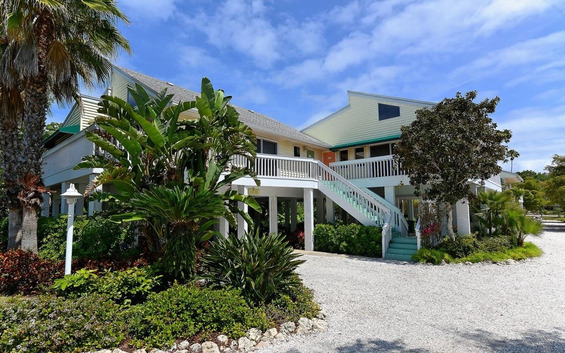 2922 Gulf of Mexico Dr in Longboat Key, FL - Building Photo