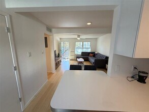 300 Crockett St in Austin, TX - Building Photo - Building Photo