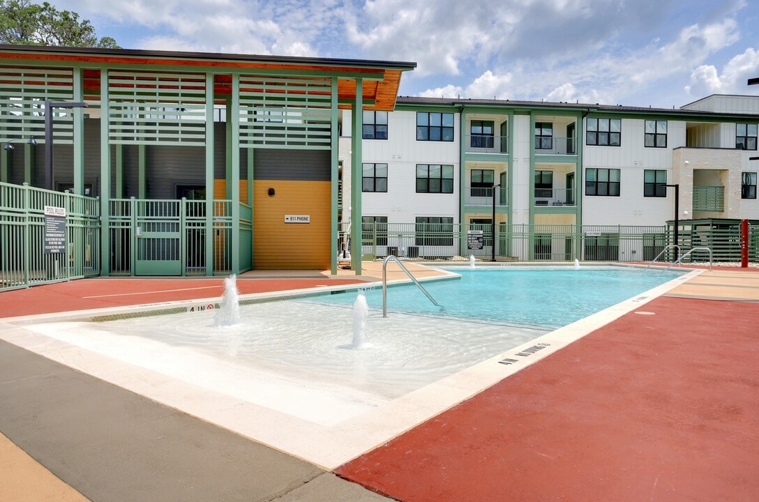 Bluff View at Frederick Creek in Boerne, TX - Building Photo