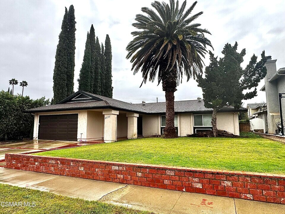 2535 N Phyllis St in Simi Valley, CA - Building Photo