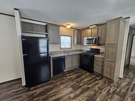 158 Rodeo Dr in Utica, NY - Building Photo