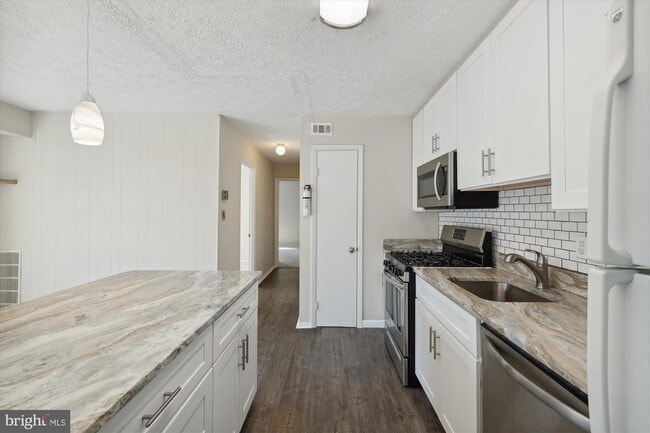 12305 Braxfield Ct in North Bethesda, MD - Building Photo - Building Photo