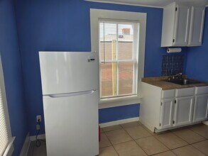 2407 40th St, Unit Efficiency Apartment in Galveston, TX - Foto de edificio - Building Photo