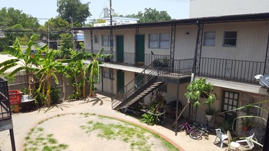 Dunwest Terrace Apartments in Houston, TX - Building Photo - Building Photo